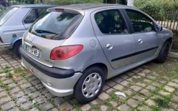 Peugeot 206 La-Garenne-Colombes