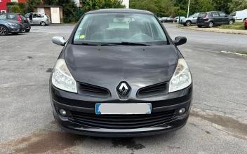 RENAULT Clio III Tinqueux