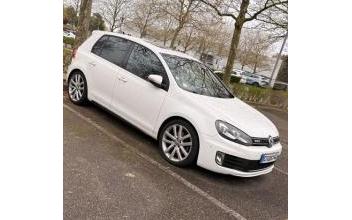 Volkswagen golf Saint-Denis-les-Ponts