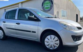 Renault clio iii Le-Loroux-Bottereau