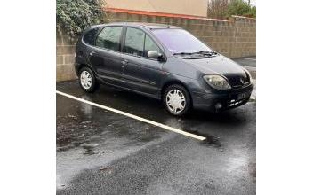 Renault scenic Les-Sables-d'Olonne