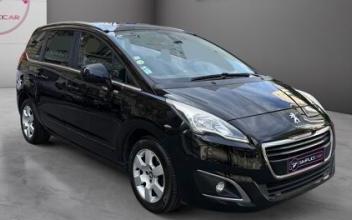 Peugeot 5008 Paris