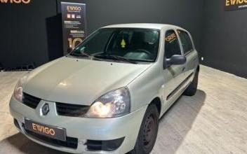 Renault clio Saint-Maximin