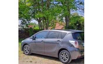 Toyota verso Maudétour-en-Vexin