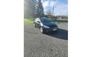 Opel astra Crouzilles