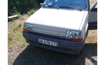 Renault super 5 Cléguérec