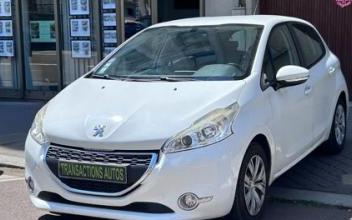 Peugeot 208 Versailles