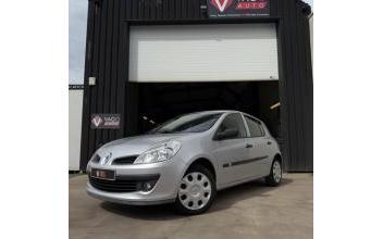 Renault clio Saint-Barthélemy-d'Anjou