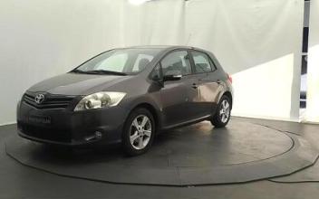 Toyota auris Bègles