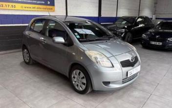 Toyota yaris La-Courneuve