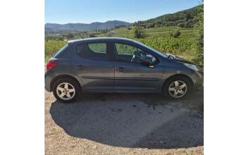 Peugeot 207 La-Cadière-d'Azur