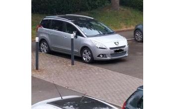 Peugeot 5008 Laval