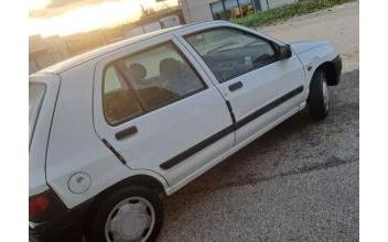 Renault clio Diémoz