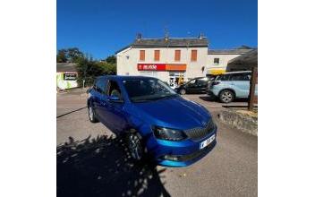 Skoda fabia Château-Chinon-Ville