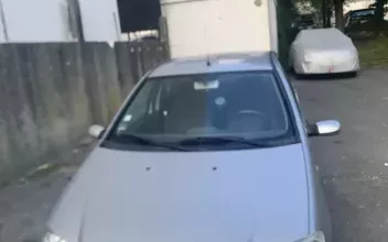 Fiat Punto Flins-sur-Seine