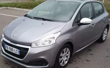 Peugeot 208 Saint-Laurent-du-Pape