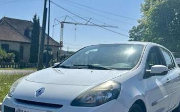 Renault Clio Saint-Pantaléon-de-Larche