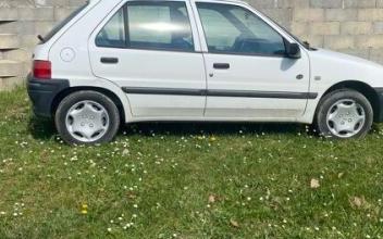 Peugeot 106 Saint-Médard-de-Mussidan