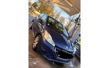 Peugeot 208 Saint-Germain-le-Guillaume