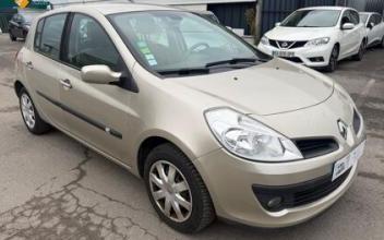 Renault clio iii La-Courneuve