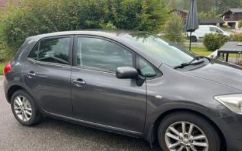 Toyota auris Carnetin