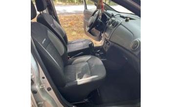 Dacia sandero Maussane-les-Alpilles