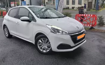 Peugeot 208 La-Courneuve