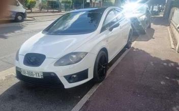 Seat leon Saint-Jean-de-la-Ruelle