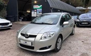 Toyota auris Sathonay-Camp