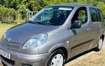 Toyota yaris verso Le-Luart