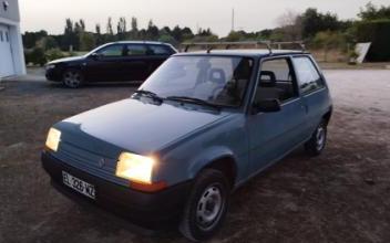 Renault super 5 Saint-Eloy-de-Gy