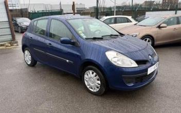Renault clio iii La-Courneuve