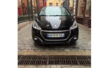 Peugeot 208 Versailles