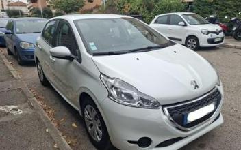 Peugeot 208 Saint-Laurent-du-Var