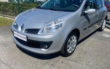 Renault clio Les-Essarts-le-Roi