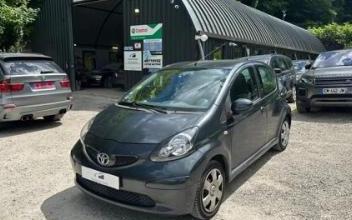 Toyota aygo Sathonay-Camp