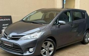 Toyota verso Fleurieu-sur-Saône