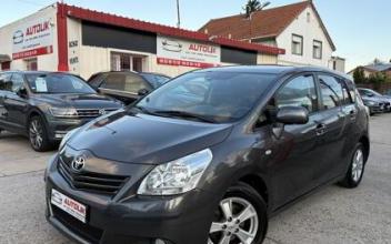Toyota verso Pierrelaye