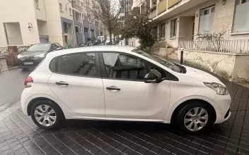 Peugeot 208 Paris