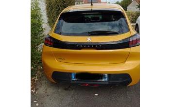 Peugeot 208 Saint-Georges-des-Gardes