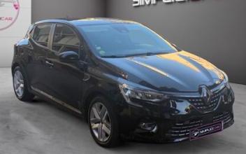 Renault clio v Cannes