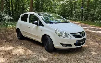 Opel Corsa Coye-la-Forêt