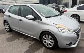 Peugeot 208 La-Courneuve
