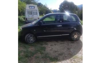 Lancia ypsilon Vézénobres