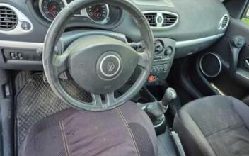 Renault clio Le-Castellet