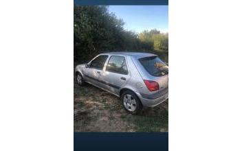 Ford fiesta La-Motte-Saint-Jean