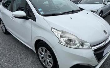 Peugeot 208 Saint-Denis-en-Val