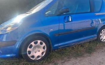 Peugeot 1007 Saint-Pourçain-sur-Sioule