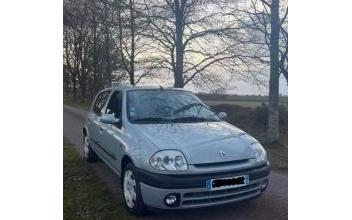 Renault clio ii Saint-Thégonnec