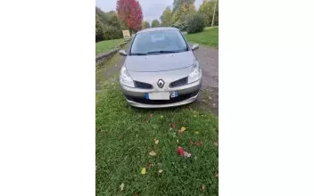 Renault Clio Mont-Saint-Martin